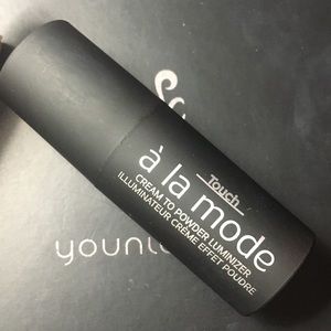 Younique Touch À La Mode highlight stick